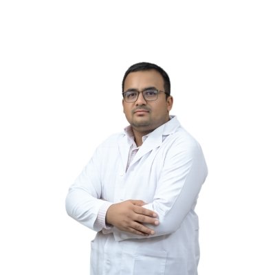 ডাঃ মাজিদ মাহমুদ রোগী দেখছেন